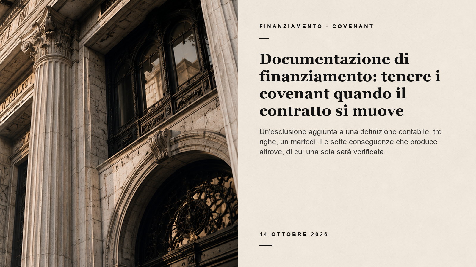 Facciata in pietra con colonne a sinistra, testo sui covenant su fondo avorio a destra