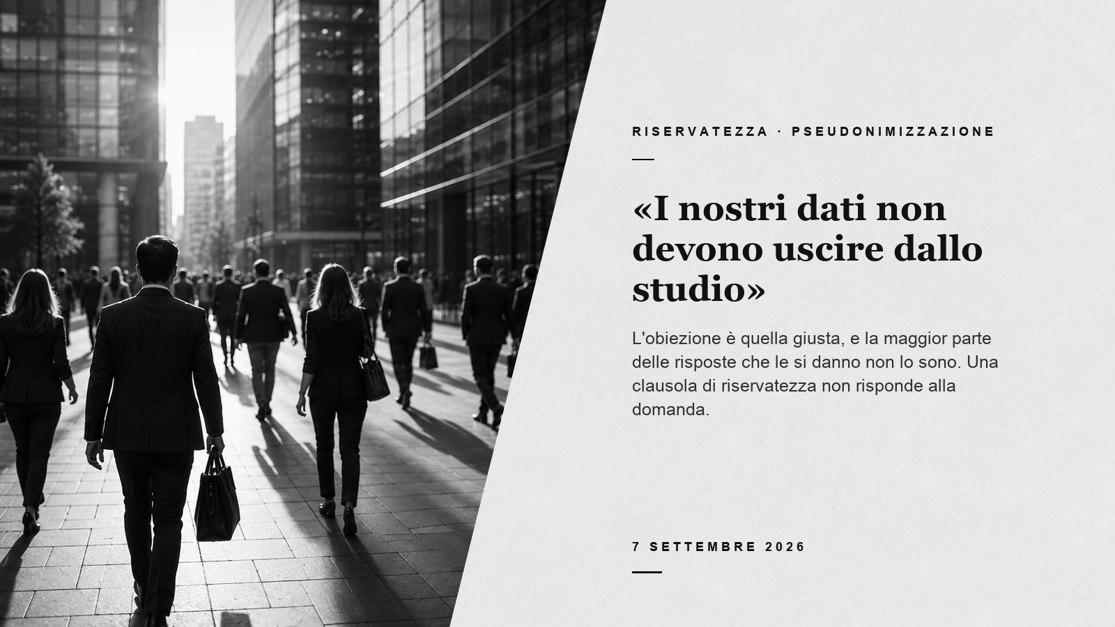 Scheda editoriale sulla riservatezza dei dati di uno studio legale, con professionisti tra edifici per uffici